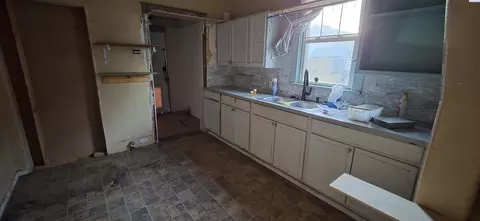 Kitchen - 9 W 3rd Ave, Kennewick, WA 99338 photo 1 of 1