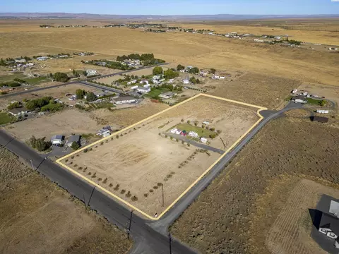 7814 NE Road D7, Moses Lake, WA 98837