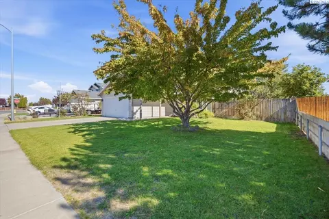 Exterior - 4617 Muris Ln, Pasco, WA 99301 photo 3 of 6