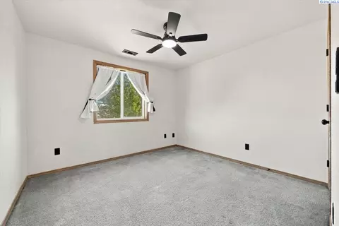 Bedroom - 4617 Muris Ln, Pasco, WA 99301 photo 2 of 9
