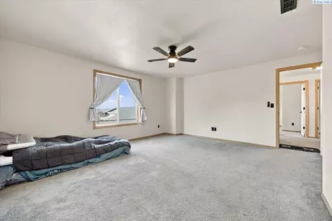 Bedroom - 4617 Muris Ln, Pasco, WA 99301 photo 8 of 9