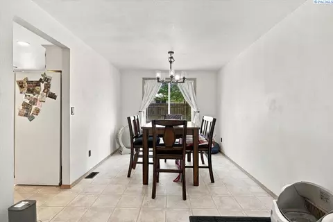 Dining - 4617 Muris Ln, Pasco, WA 99301 photo 1 of 1