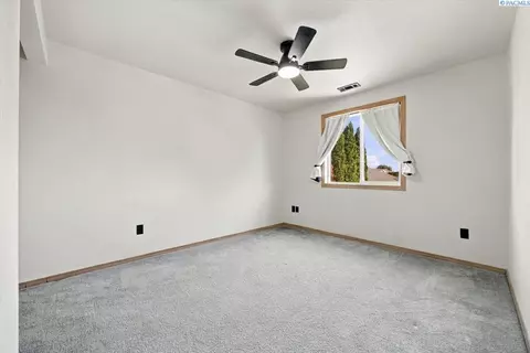 Bedroom - 4617 Muris Ln, Pasco, WA 99301 photo 6 of 9