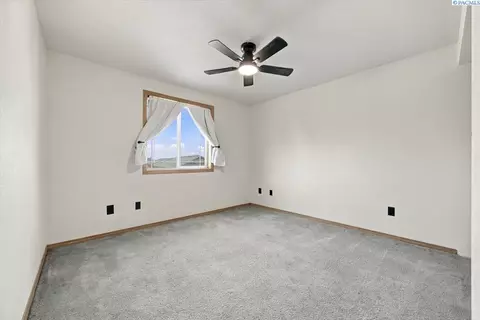 Bedroom - 4617 Muris Ln, Pasco, WA 99301 photo 4 of 9