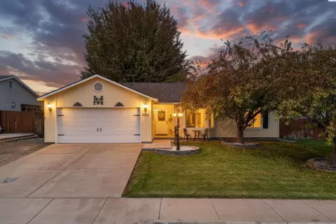 4316 W 8th Ave, Kennewick, WA 99336