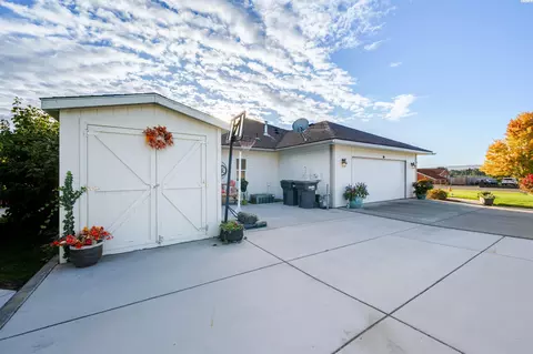 Exterior - 4425 W Riverhaven St, Pasco, WA 99301 photo 9 of 9