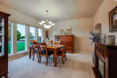 Dining - 4425 W Riverhaven St, Pasco, WA 99301 photo 1 of 3
