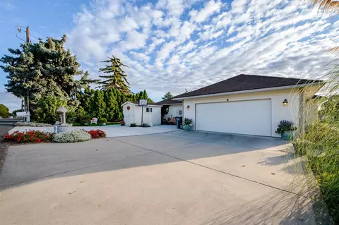 Exterior - 4425 W Riverhaven St, Pasco, WA 99301 photo 8 of 9