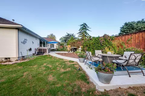 Exterior - 4425 W Riverhaven St, Pasco, WA 99301 photo 6 of 9