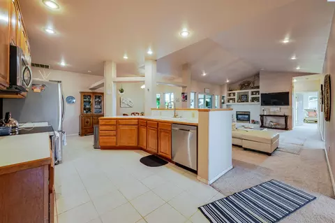 Kitchen - 4425 W Riverhaven St, Pasco, WA 99301 photo 1 of 2