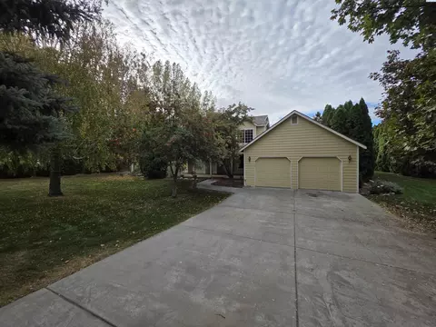 4501 Mallet, West Richland, WA 99353