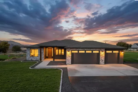 43860 N Whan Rd, Benton City, WA 99320