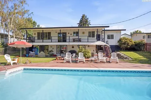 6518 W Yellowstone Ave, Kennewick, WA 99336