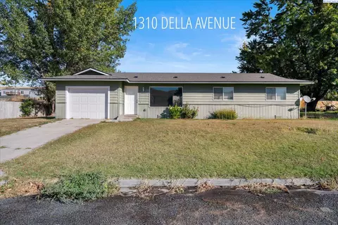 1313 Della Ave, Benton City, WA 99320
