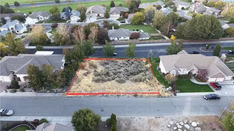 3802 W 42nd Ave, Kennewick, WA 99337