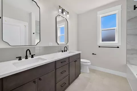 Bath - 7708 Allison Ct, Pasco, WA 99301 photo 5 of 5