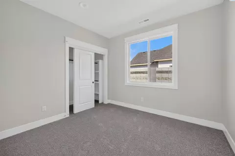 Bedroom - 7708 Allison Ct, Pasco, WA 99301 photo 3 of 4
