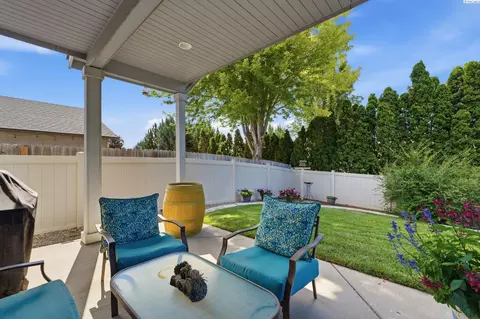 Exterior - 5504 Coolidge Ct, Pasco, WA 99301 photo 5 of 8