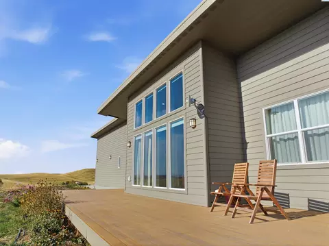 Exterior - 915 Brown Rd, Pullman, WA 99163 photo 5 of 7