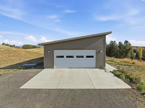 Exterior - 915 Brown Rd, Pullman, WA 99163 photo 7 of 7