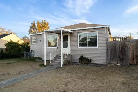 106 E 5th Ave, Kennewick, WA 99336