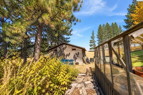 Exterior - 202 Weber Rd, Pullman, WA 99163 photo 9 of 11