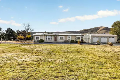 42605 E Red Mountain Rd, Benton City, WA 99320