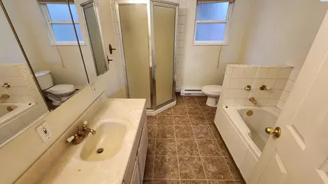 Bath - 630 NW Cleveland, Pullman, WA 99163 photo 1 of 3
