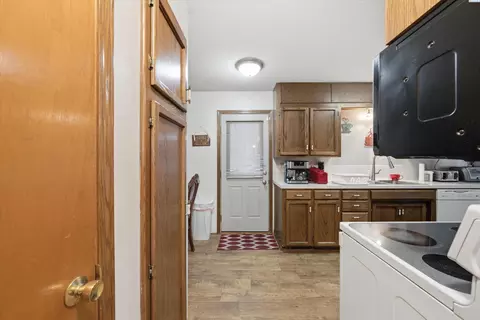 Entry Way - 645 E Ash Pl, Othello, WA 99344 photo 1 of 2