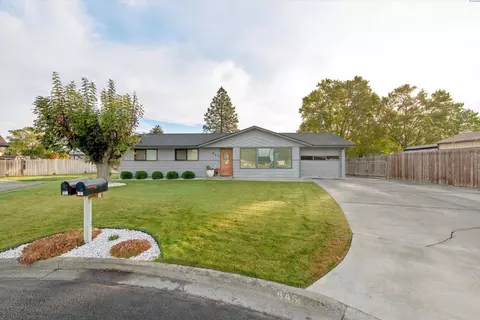 Exterior - 645 E Ash Pl, Othello, WA 99344 photo 8 of 9