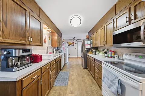 Kitchen - 645 E Ash Pl, Othello, WA 99344 photo 2 of 2