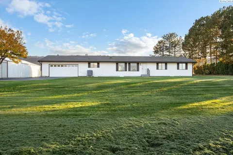 97507 E Badger Rd, Kennewick, WA 99338