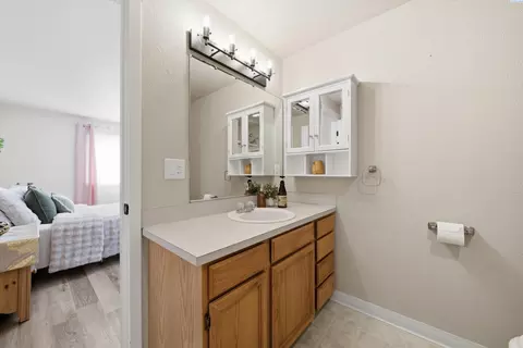 Bath - 7903 Saturna Dr, Pasco, WA 99301 photo 3 of 3