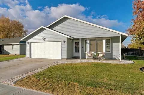 Exterior - 7903 Saturna Dr, Pasco, WA 99301 photo 2 of 8