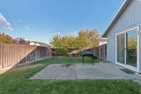 Exterior - 7903 Saturna Dr, Pasco, WA 99301 photo 5 of 8