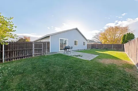 Exterior - 7903 Saturna Dr, Pasco, WA 99301 photo 4 of 8