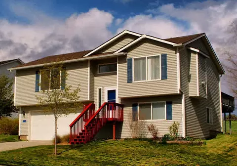 1920 NW Canyon View Dr, Pullman, WA 99163 photo 1