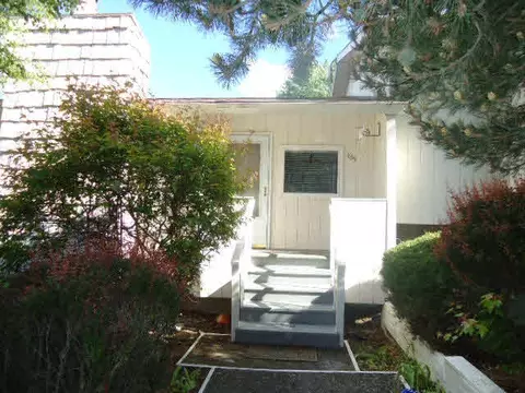 835 SE Meadow Vale Dr, Pullman, WA 99163 photo 1