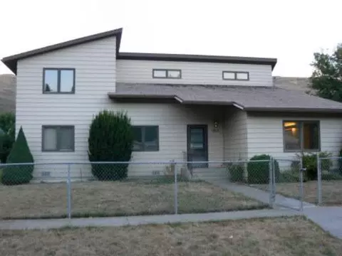 1813 N Cedar St, Colfax, WA 99111 photo 1