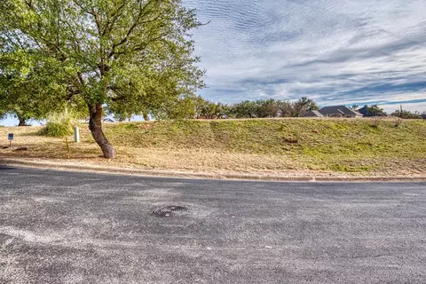 1906 N Chalet Cir, Kerrville, TX 78028