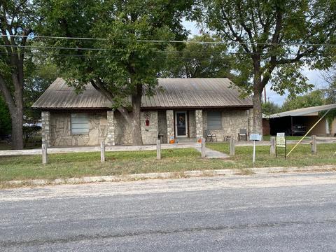 359 N 16th, Junction, TX 76849 photo 1