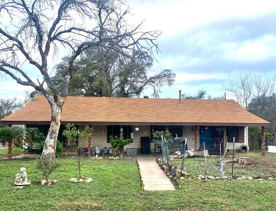 301 S Sweeten St, Rocksprings, TX 78880 18 Photos MLS 107973 Movoto