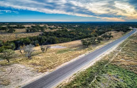 195 Wells Springs Dr, Kerrville, TX 78028