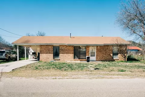 209 N 12th St, Junction, TX 76849 photo 1