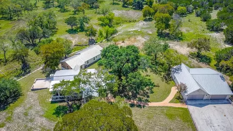 668 Elm Pass Rd, Center Point, TX 78010