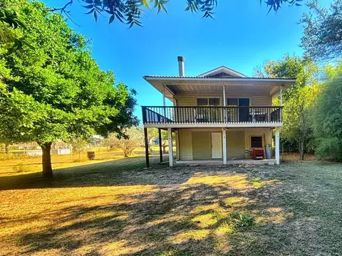 9 Oak Ln, Camp Wood, TX 78833
