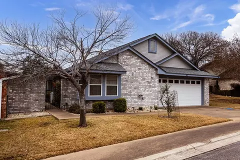 411 Fitch, Kerrville, TX 78028