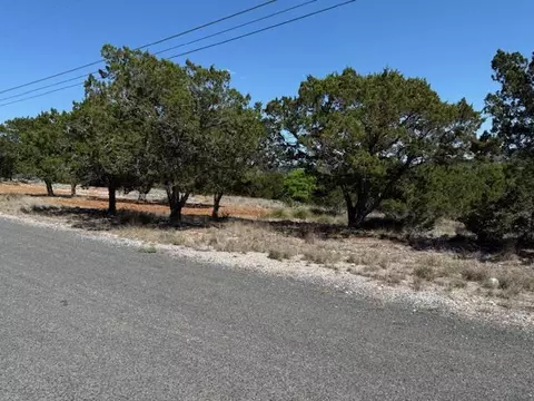 1915 S Saddlewood Blvd, Kerrville, TX 78028