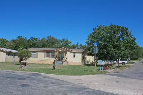 113 S Cedar Dr, Ingram, TX 78025