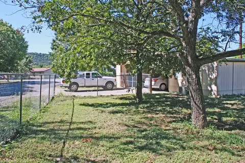 113 S Cedar Dr, Ingram, TX 78025 photo 3